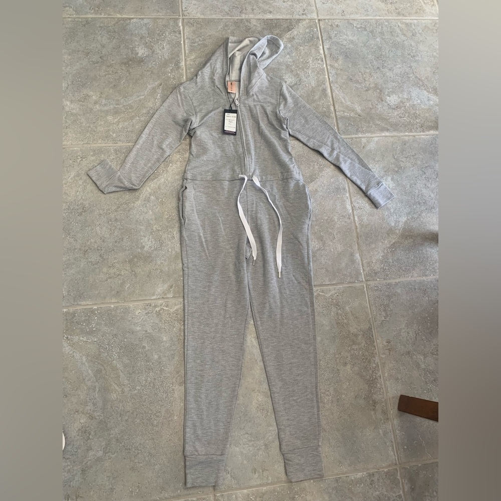 Grey smash and Tess jilly collaboration 3xs